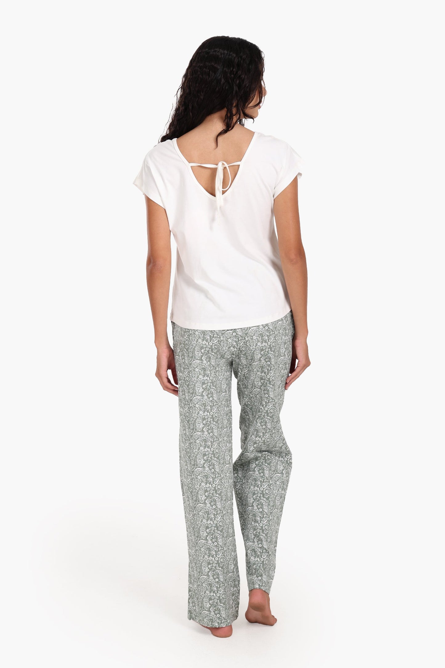 Pyjama Set with V-Back Tie