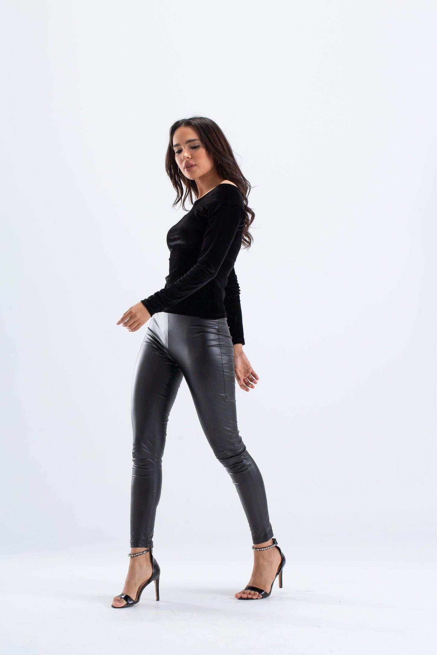 Velvet Off Shoulder Top - Carina - كارينا