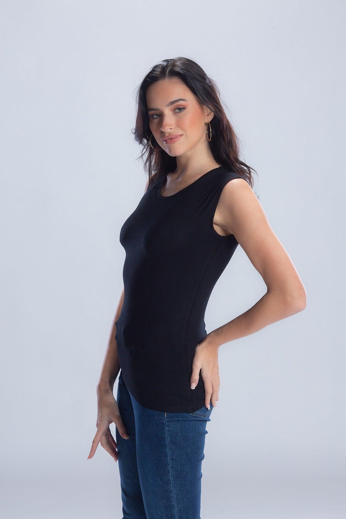 Sleeveless Crew Neck Top - Carina - كارينا